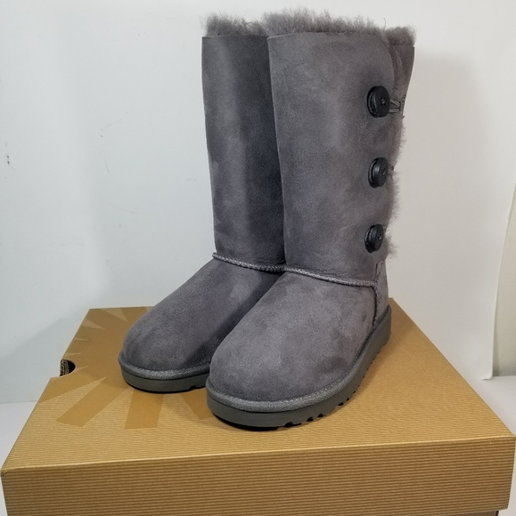 UGG Bailey Button Triplet Boots Grey Kids Size 13,1,3 NEW - Picture 2 of 8